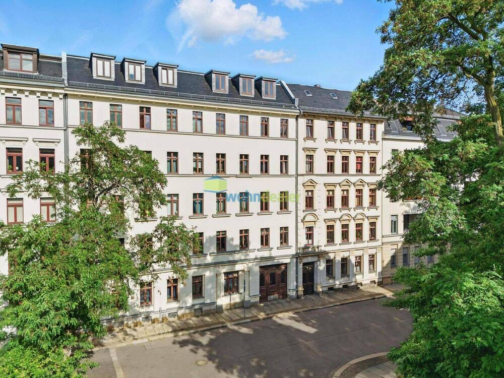 Thumbnail-*Sonnige 2-Raum Wohnung im Dachgeschoss mit toller Loggia - Wohnküche, Tageslichtbad *