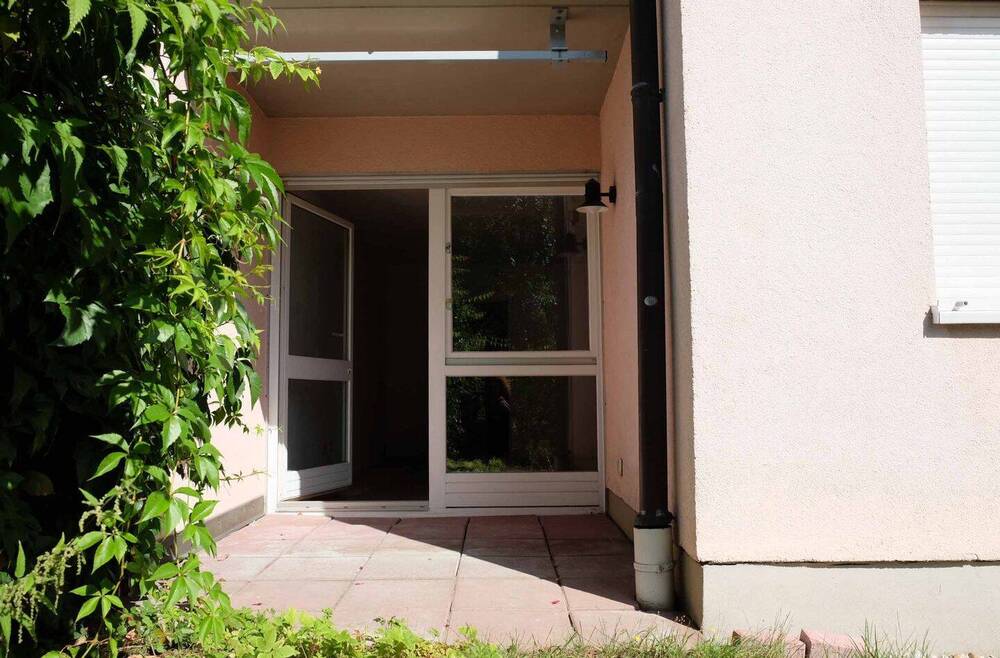 Thumbnail-* 2-RWE mit kleinem Garten * Laminat * BadWanne * KücheFenster * TG-Stellplatz möglich *