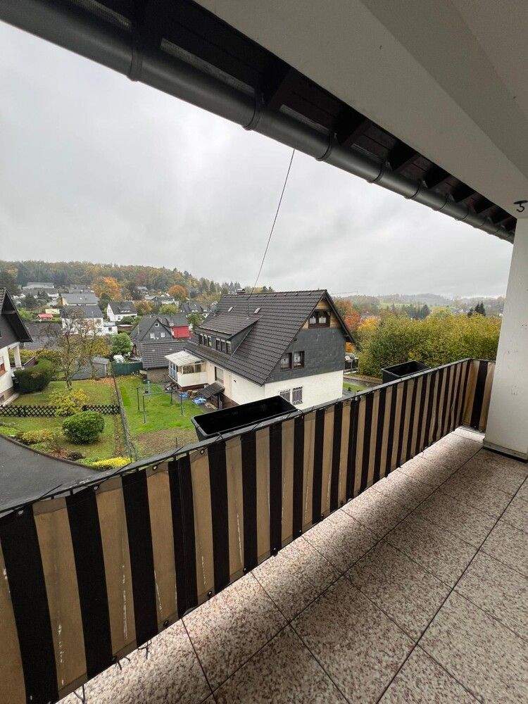 Thumbnail-Gepflegte 3- Zimmerwohnung mit Garage und windgeschützter Süd-Loggia WE 4