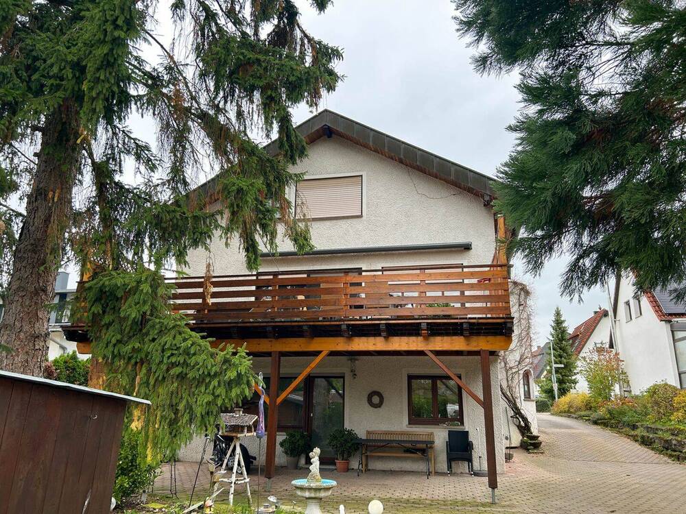 Thumbnail-Modernisiertes Mehrparteienanwesen mit großem Grundstück und Pool in Bestlage!