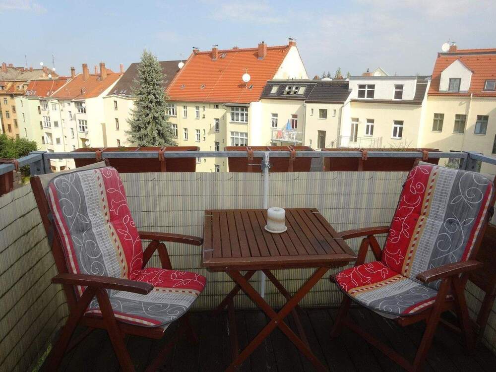 Thumbnail-Angebotspreis: Schöne helle 4-Raum-Maisonette-Wohnung mit Balkon in der Südstadt