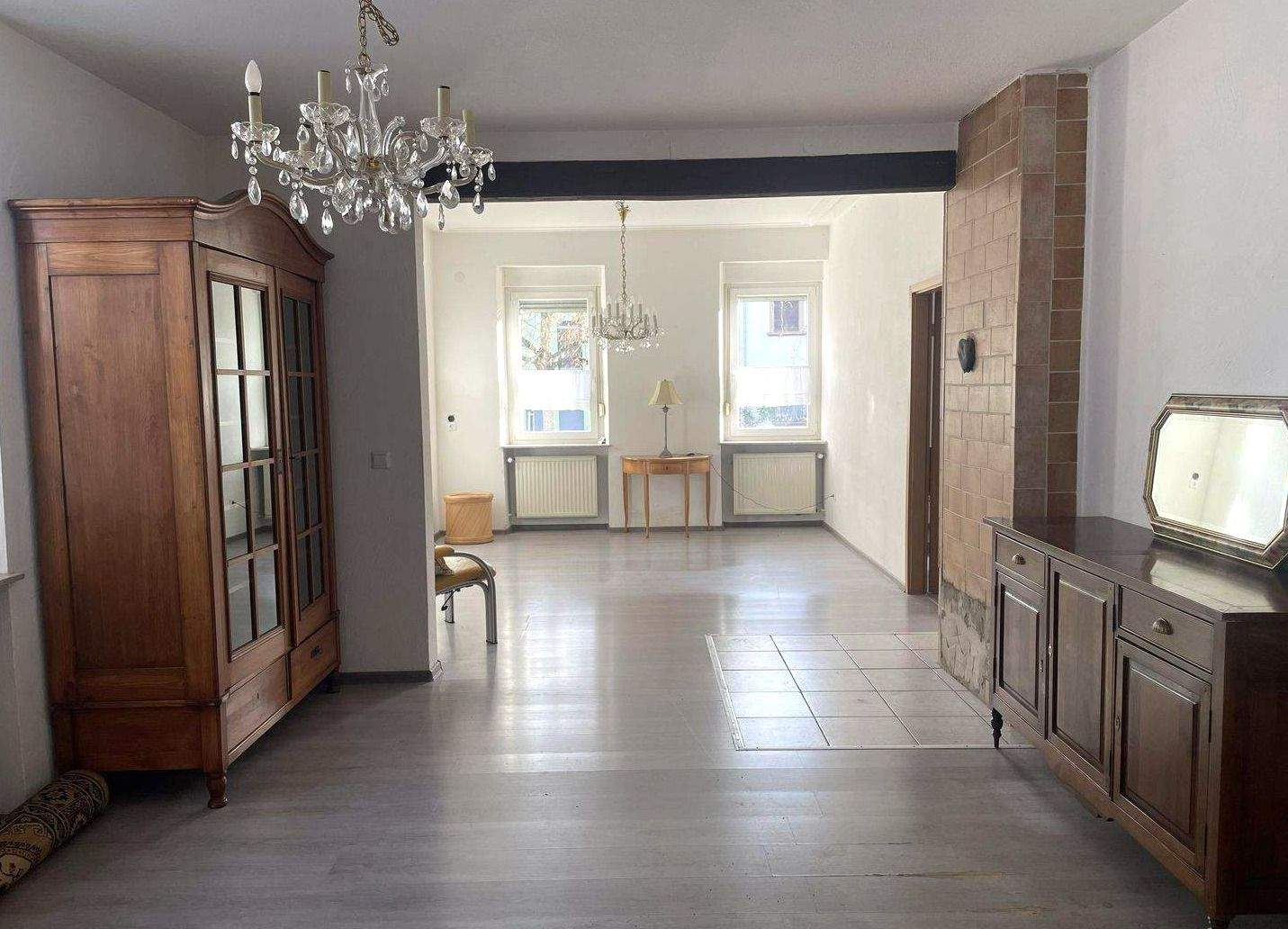 Thumbnail-Kirkel-Limbach - Schönes Wohnhaus mit Nebengebäude und 2 Garagen in guter Lage