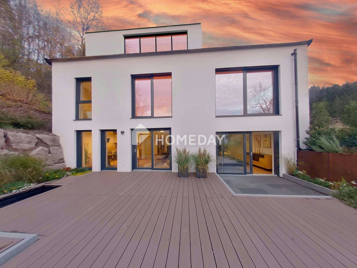 Thumbnail-Exklusive Wohnung mit großer Terrasse und luxuriöser Ausstattung auf etwa 117 m² Wohnfläche