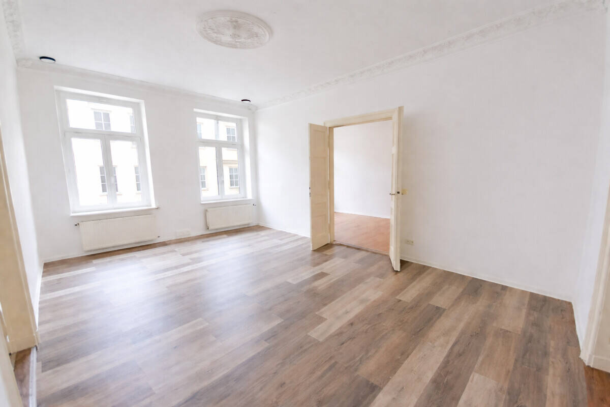 Thumbnail-4-Zimmer Wohnung mit Altbaucharme im 1. OG der Silberstr. 16