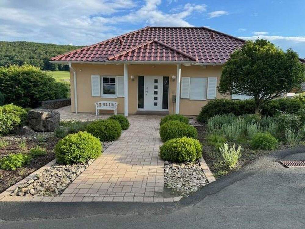 Thumbnail-Exklusives freistehendes FingerHaus mit Einliegerwohnung, provisionsfrei!