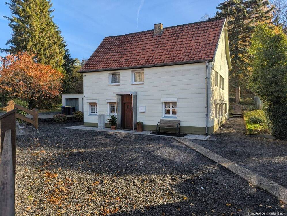 Thumbnail-Provisionsfrei für Käufer: Einfamilienhaus mit großem Grundstück in Bönen-Flierich für Investoren