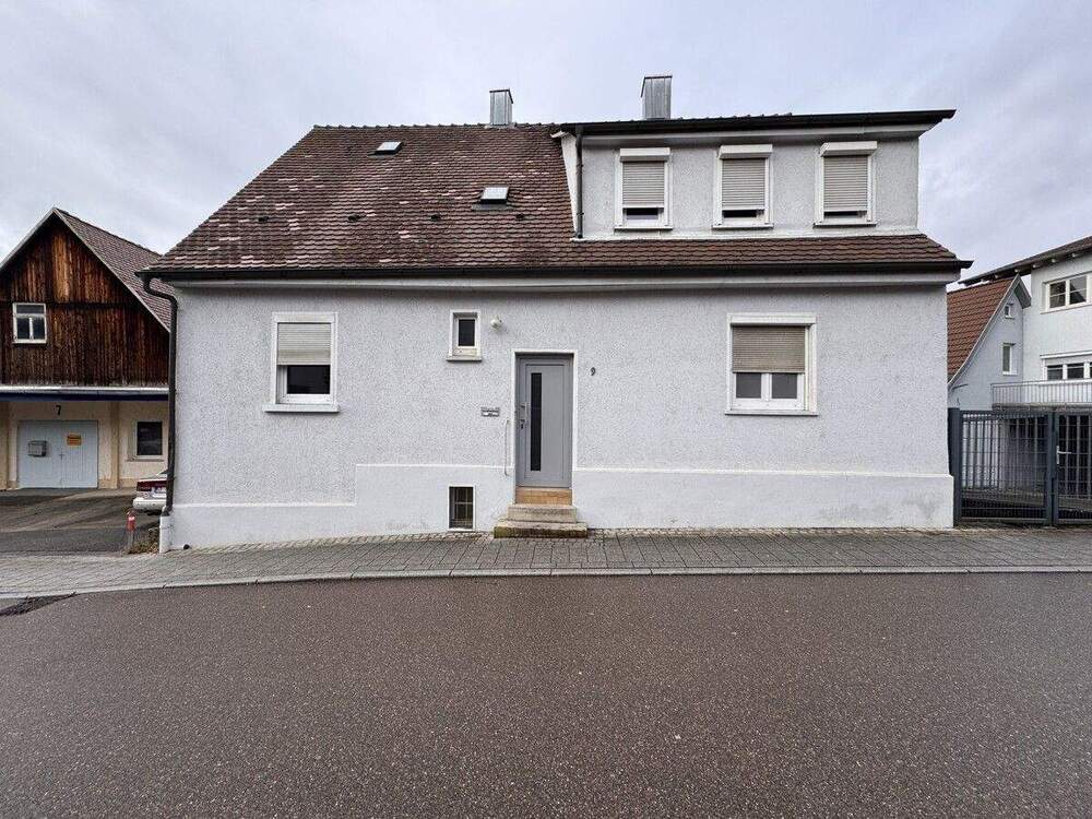 Thumbnail-kleines Haus mit 2-Wohneinheiten im Stadtzentrum zu verkaufen