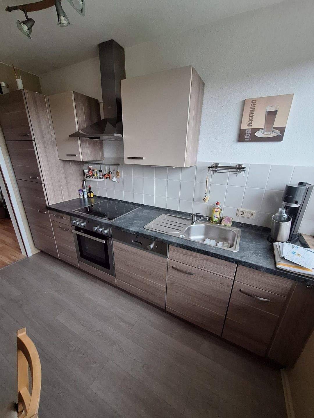 Thumbnail-Hochwertig ausgestattete 2 Zimmer Küche Bad Wohnung mit Balkon und Einbauküche