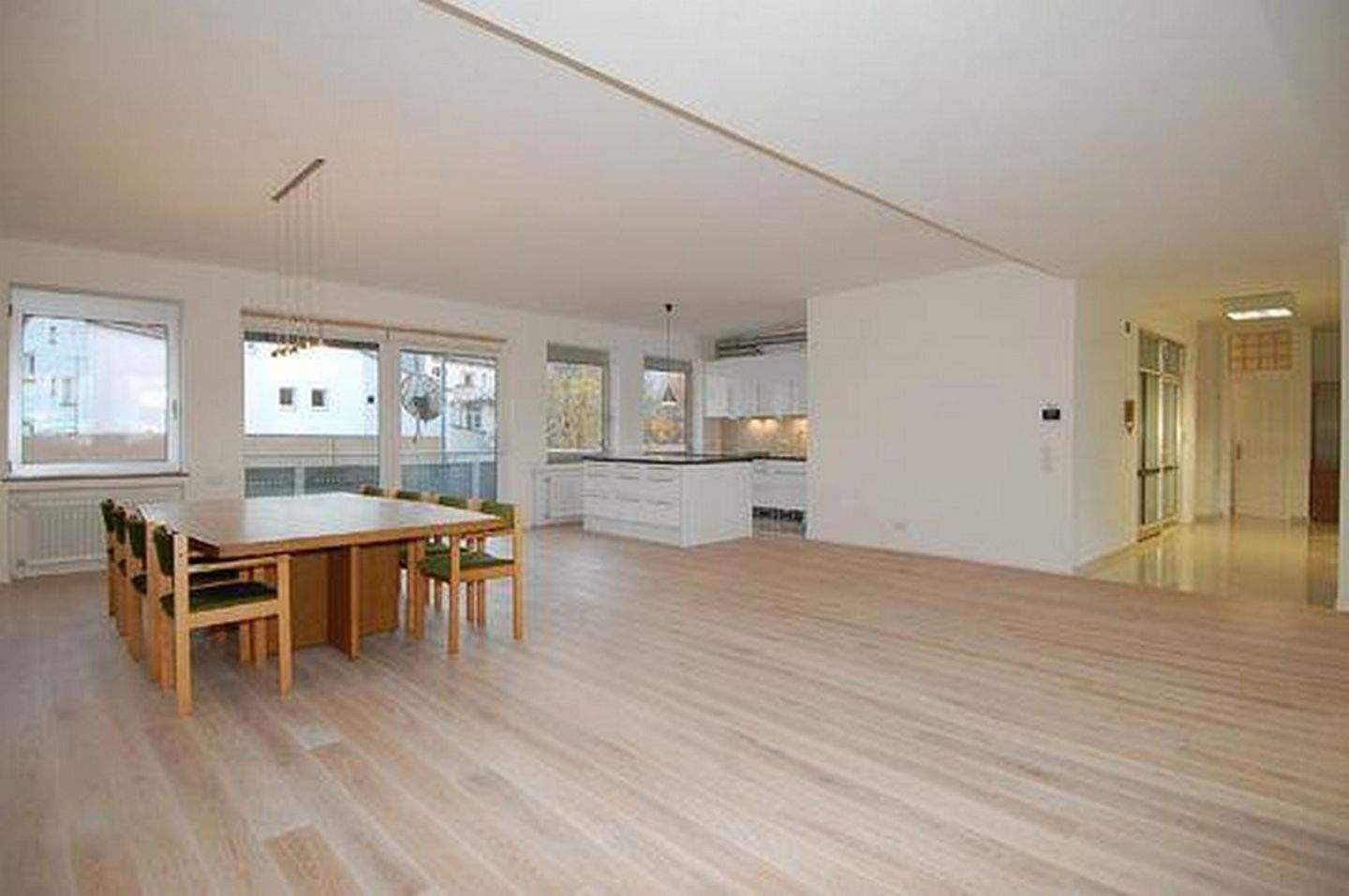 Thumbnail-Modernes und Schönes Apartment mit Balkon in Stuttgart-Degerloch