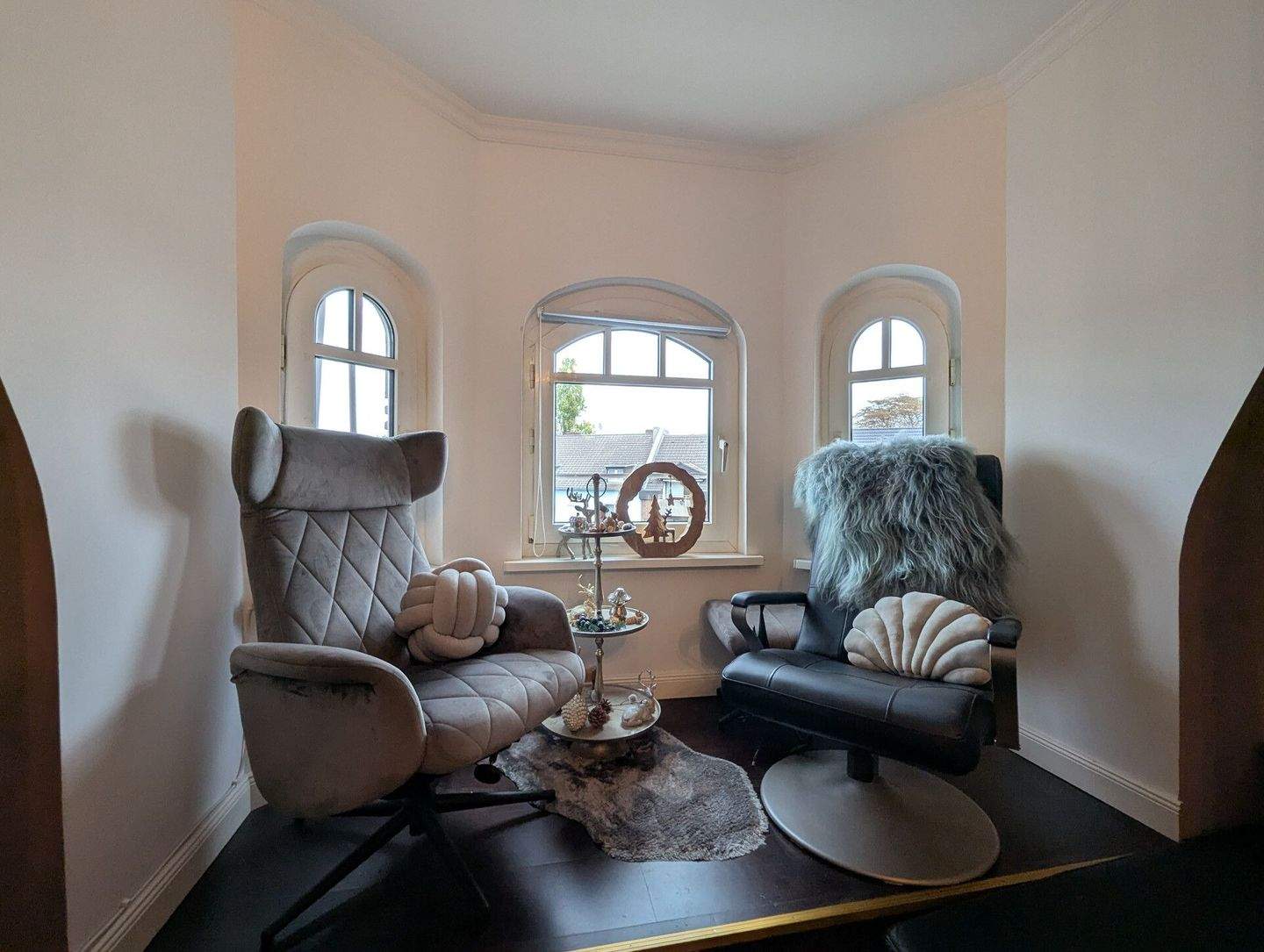 Thumbnail-Provisionsfrei - Stilvolle luftig geschnittene Dachgeschoss-Wohnung in Meiderich