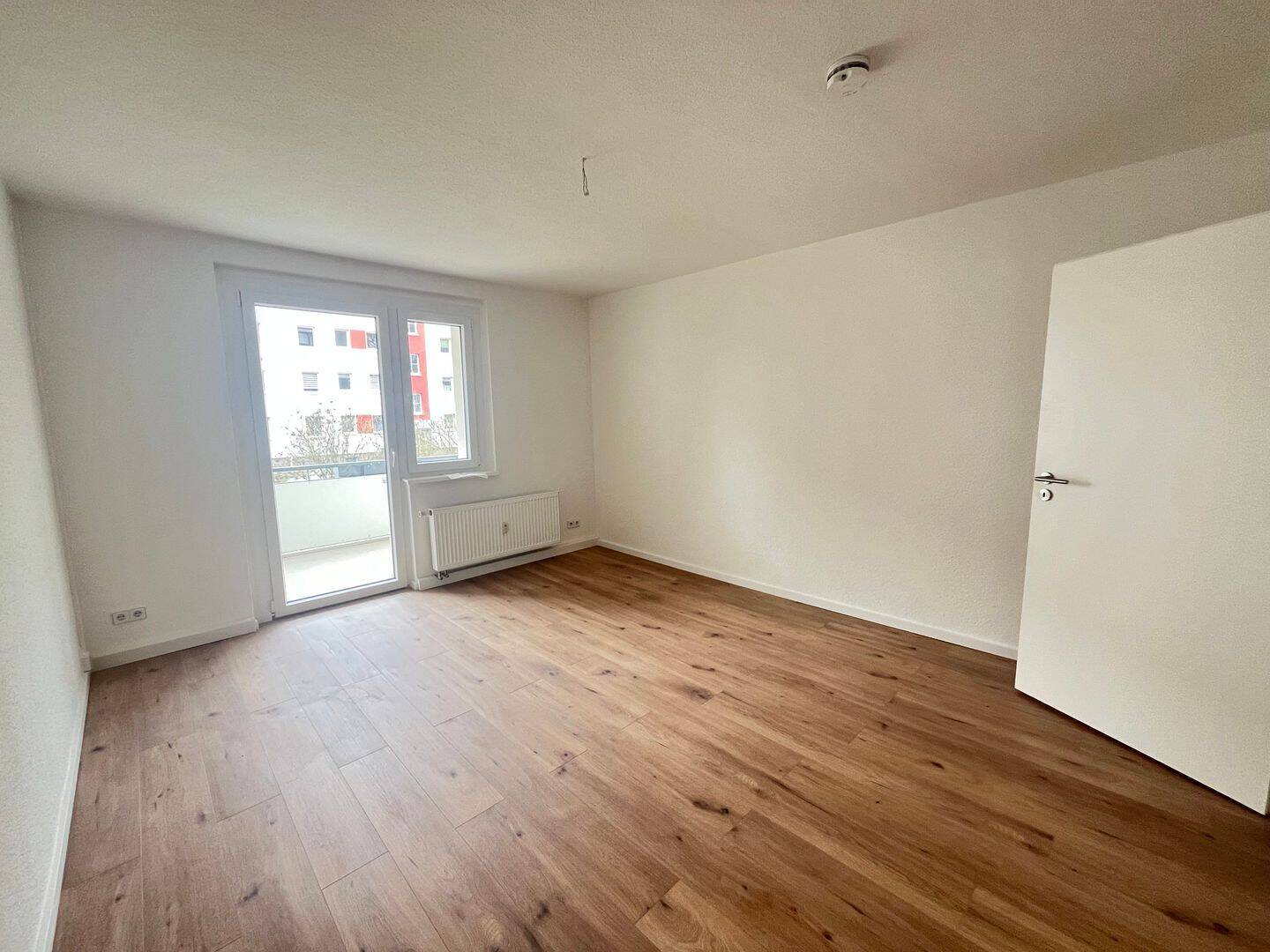 Thumbnail-Sommer mit Balkon.. ..helle, moderne 3 Zimmer-Wohnung mit Einbauküche . sofort einzugsfertig