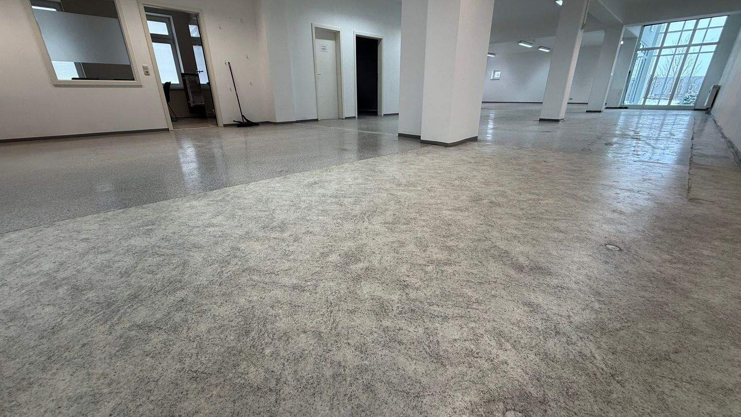 Thumbnail-Gewerbefläche zur individuellen NUTZUNG in TOP Lage mit Stellplätzen !