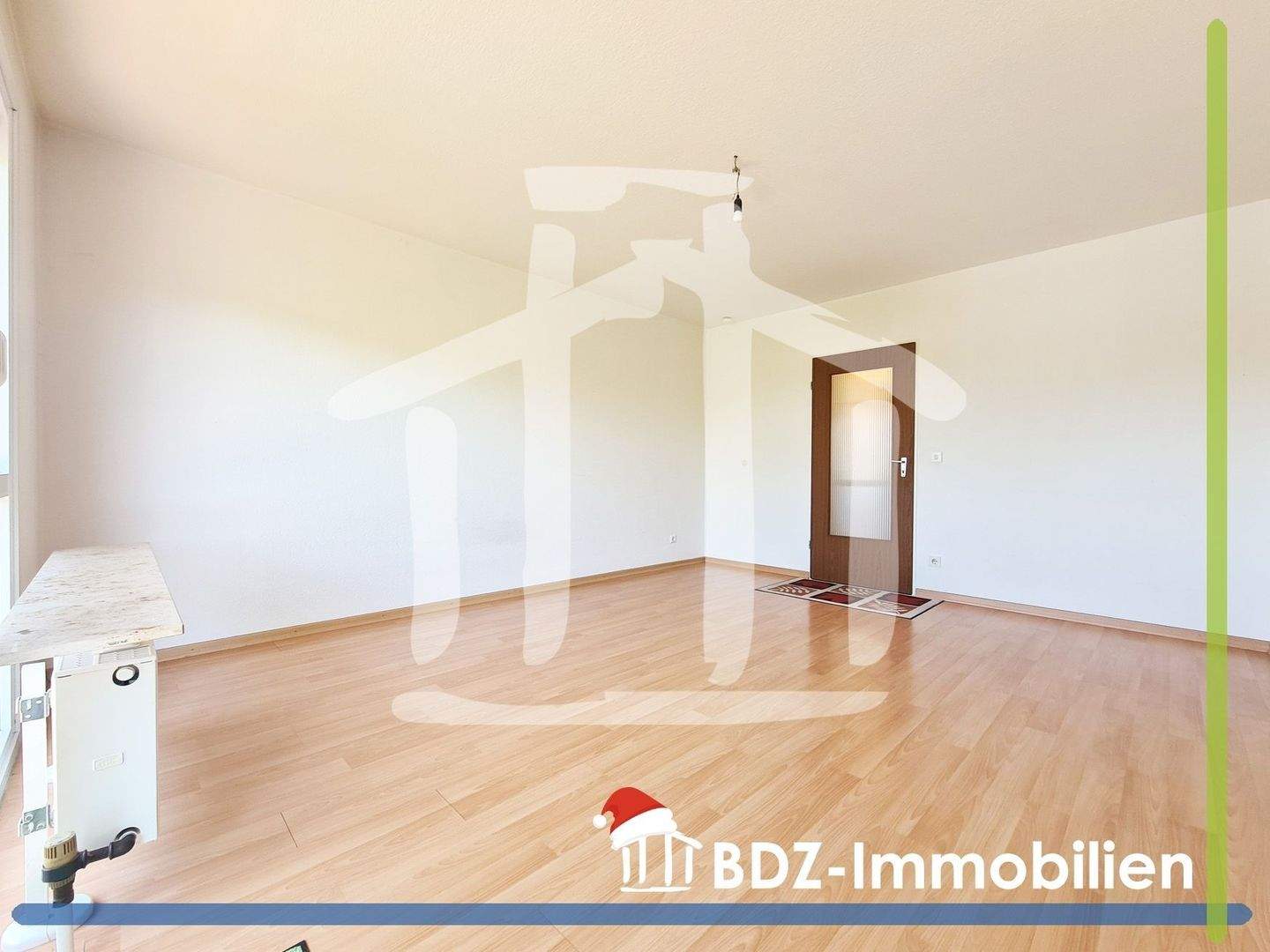 Thumbnail-Weihnachtsangebot: 1 Zimmer - Balkon - Stellplatz