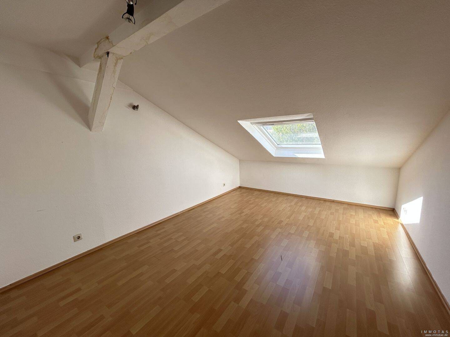Thumbnail-BIETERVERFAHREN - PROVISIONSFREI für Käufer - Leerstehende 2-ZKB im DG in Kaiserslautern