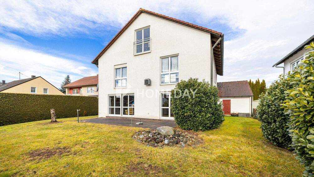 Thumbnail-Großzügiges Einfamilienhaus mit Gewerbeeinheit, Sauna und Doppelgarage in ruhiger Lage