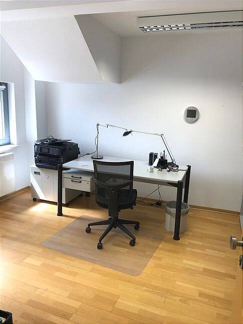 Thumbnail-Einzelbüro Innenstadtlage gepflegter Bürokomplex Küche, WC und Empfangsraum 5. Stock mit Fahrstuhl 750 € alles inklusive