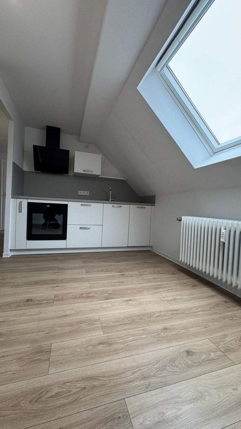 Thumbnail-2 Z EBK B im DG, saniert, in ruhiger Lage, Am Zoo 7, 66121 Saarbrücken