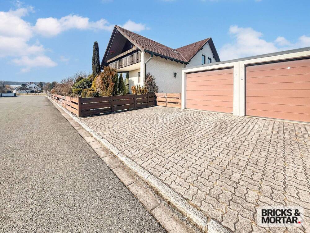 Thumbnail-Einfamilienhaus mit Wintergarten und Doppelgarage