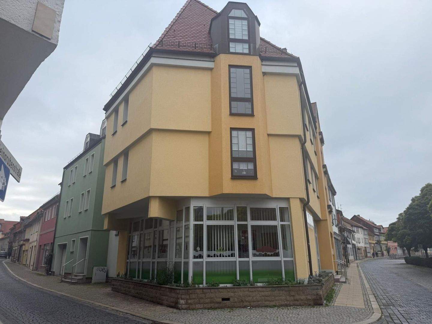 Thumbnail-Großzügige Zwei-Raum- Wohnung im Stadtkern zum Sofortbezug!