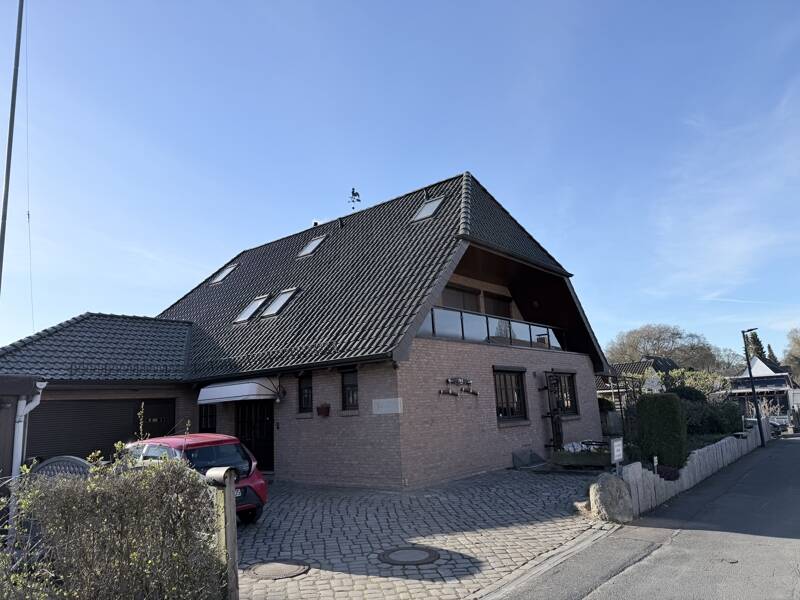 Thumbnail-Exklusives Wohnen mit Wellness-Oase: Großzügiges Ein- bis Zweifamilienhaus in Bremen-Vegesack