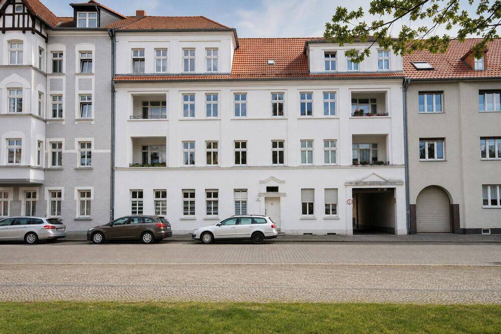 Thumbnail-Großzügige und schöne 3-Zimmer-Altbauwohnung mit Loggia und traumhaften Blick aufs Rathaus