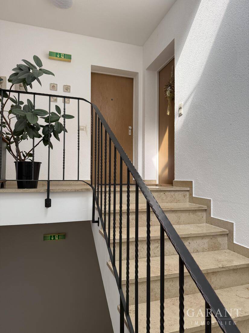 Thumbnail-Gemütliche 2 Zimmer-Dachgeschoss-Wohnung mit Stellplatz!