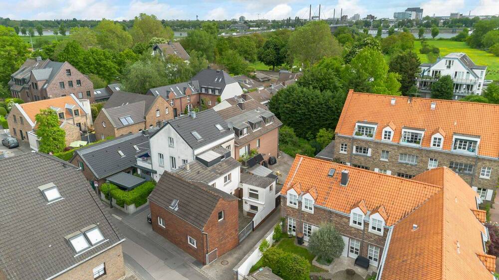Thumbnail-Vielseitiges Investment-Areal im Herzen von Niederkassel