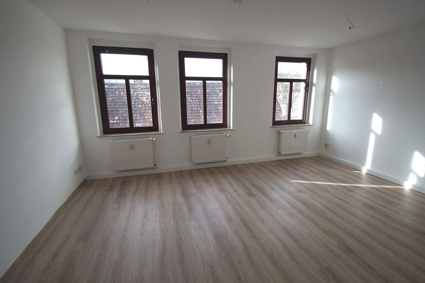 Thumbnail-2-Zimmer-Wohnung mit BALKON, große Küche, Badewanne - frisch renoviert