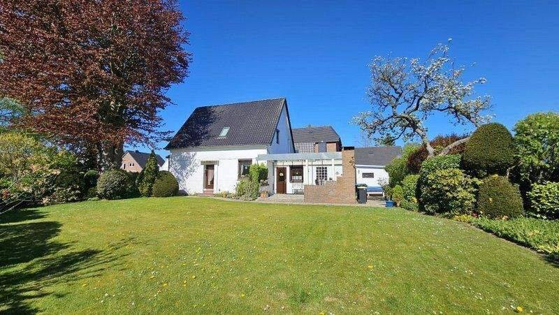 Thumbnail-Wunderschönes, charmantes EFH mit 1.200 m² Grundstück, Garage + Nebengebäude. 0 % Käuferprovision!