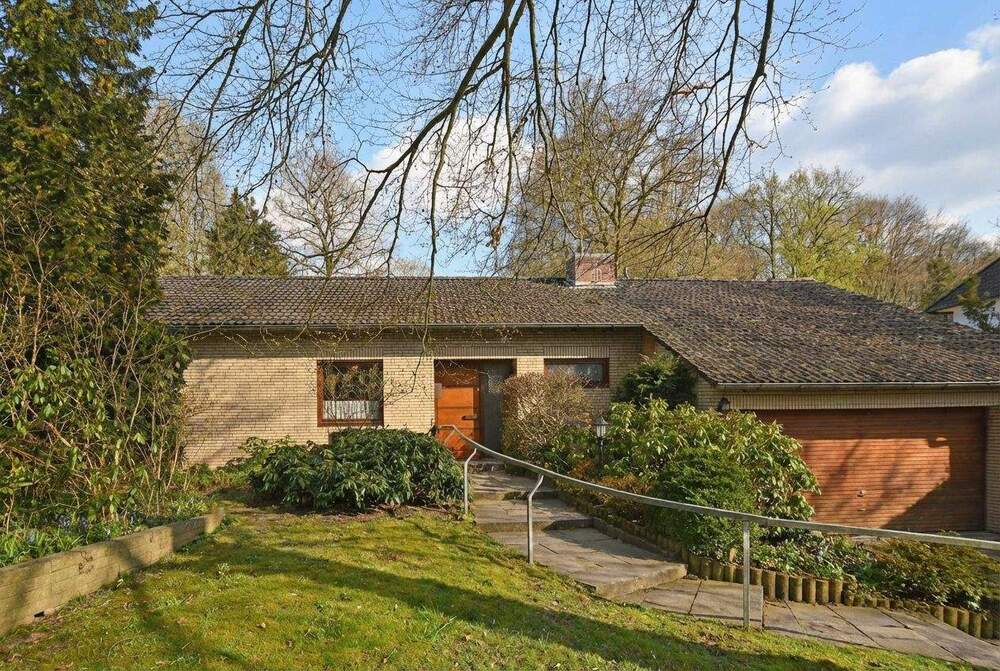 Thumbnail-Großzügiges und gepflegtes EinZweifamilienhaus in begehrter Lage von Hamburg Heimfeld.