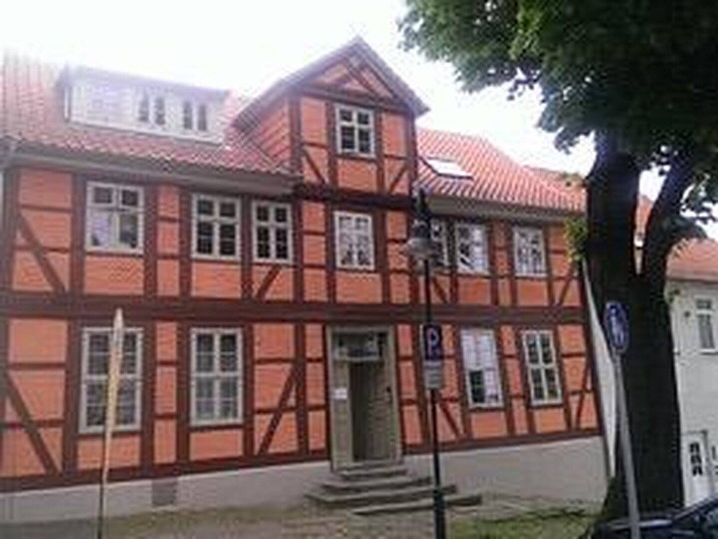 Thumbnail-Mit Balkon! 2-Zimmer Erdgeschosswohnung zentral in Helmstedt