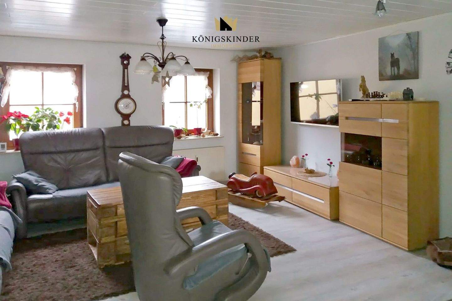 Thumbnail-HAUS MIT CHARME UND AUSSICHT ZUM PREIS EINER WOHNUNG! Top renovierte 5 Zimmer mit Terrasse& Garage