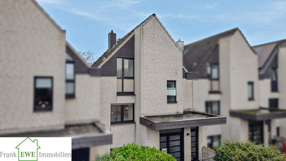 Thumbnail-Objekt Nr. Düsseldorf Hellerhof Einfamilienhaus + Einliegerwohnung 2 Garagen