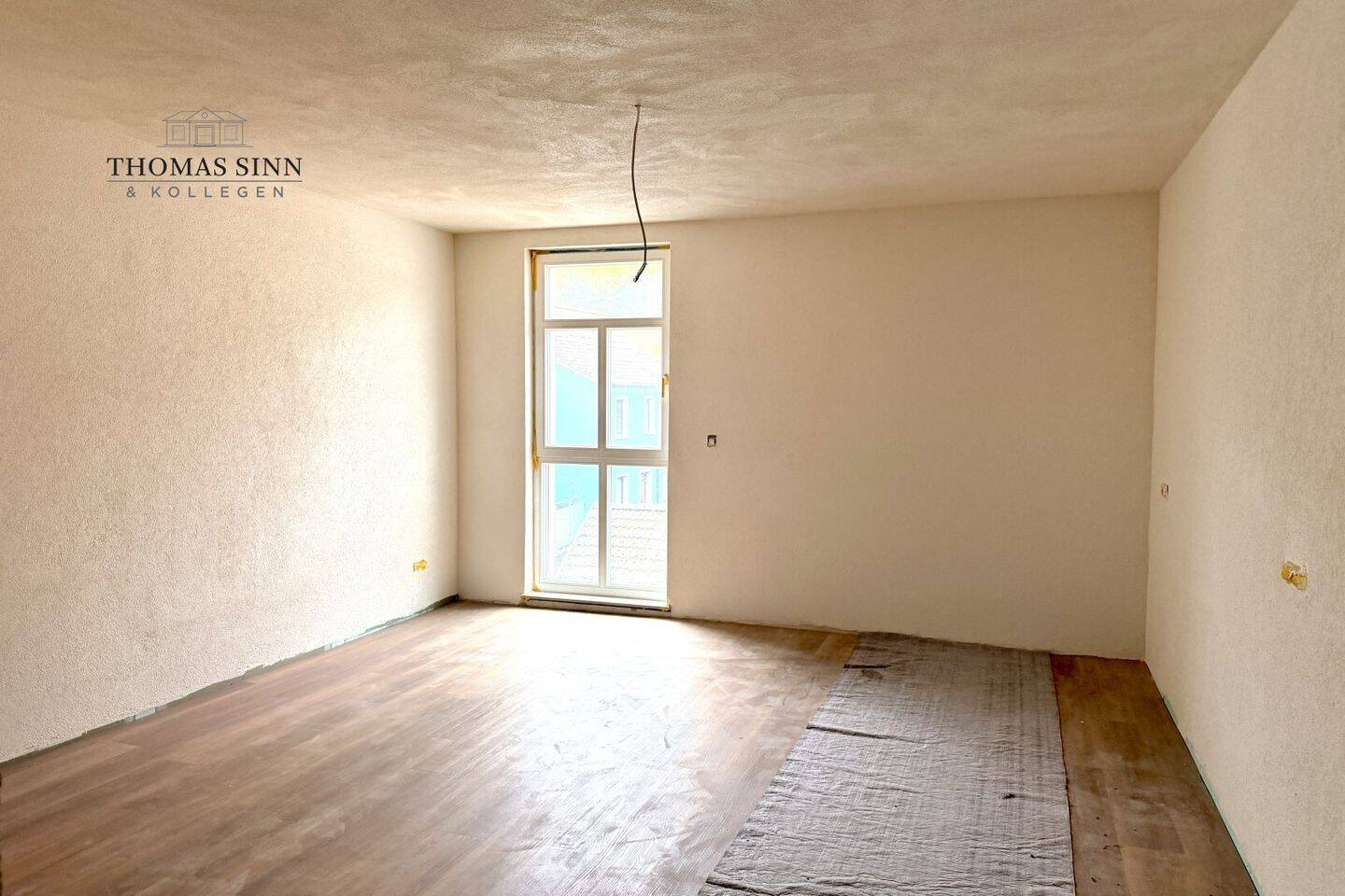 Thumbnail-Helle 3,5-Zimmer Wohnung im 1. OG mit Balkon - modernes Wohnen trifft auf einzigartiges Fachwerk