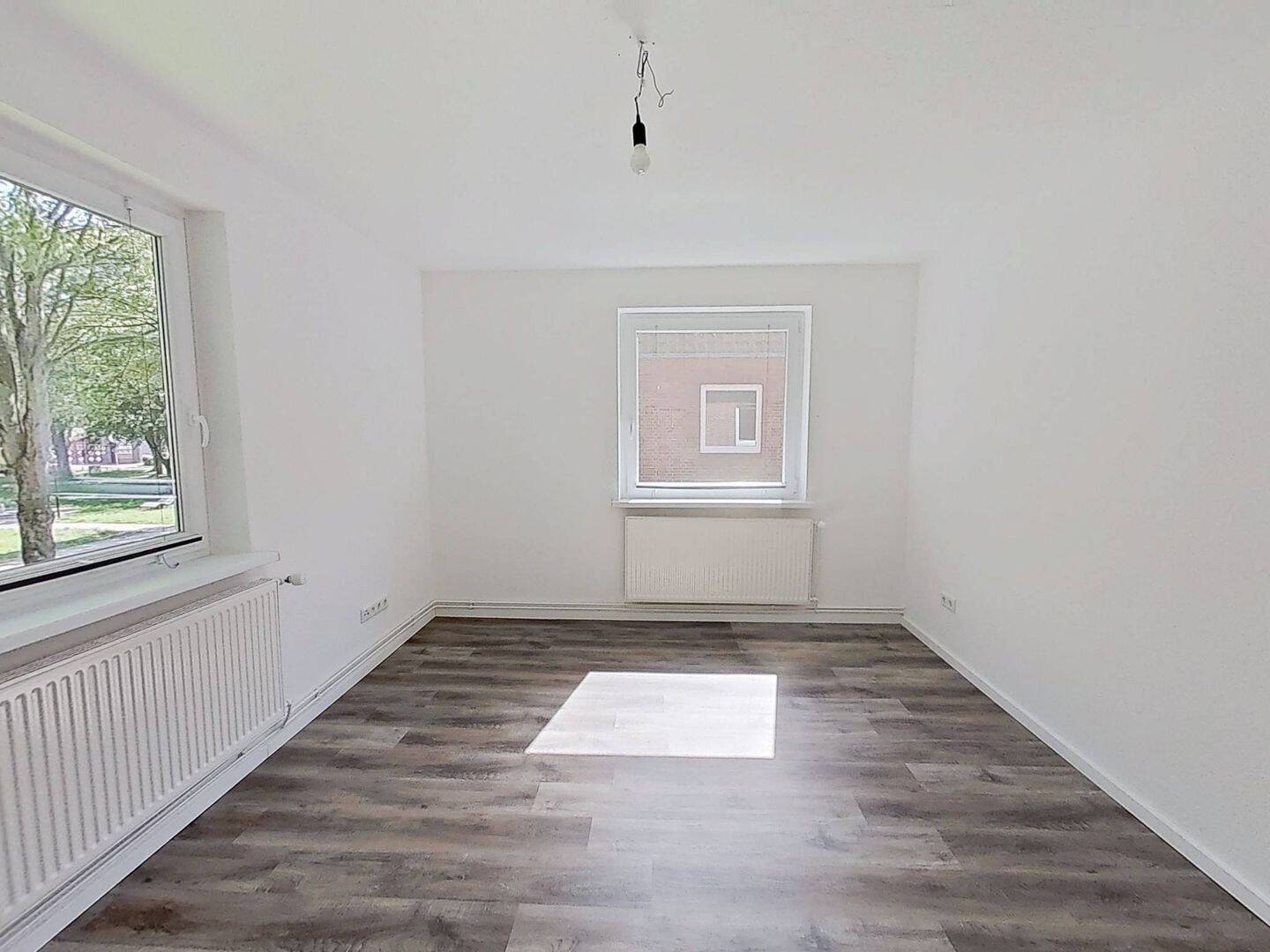 Thumbnail-Moderne 2-Zimmer-Wohnung mit Wannenbad in ruhiger Wohnlage