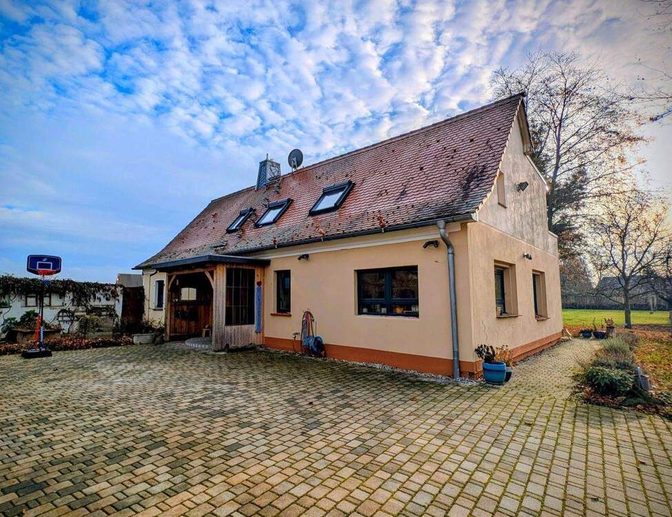 Thumbnail-Charmantes Landhaus mit Kamin, Nebengelass und großem Grundstück