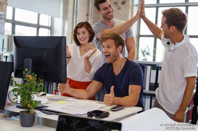 Thumbnail-Vielseitiges Wohn-und Geschäftshaus mit Büro und Nebengebäuden