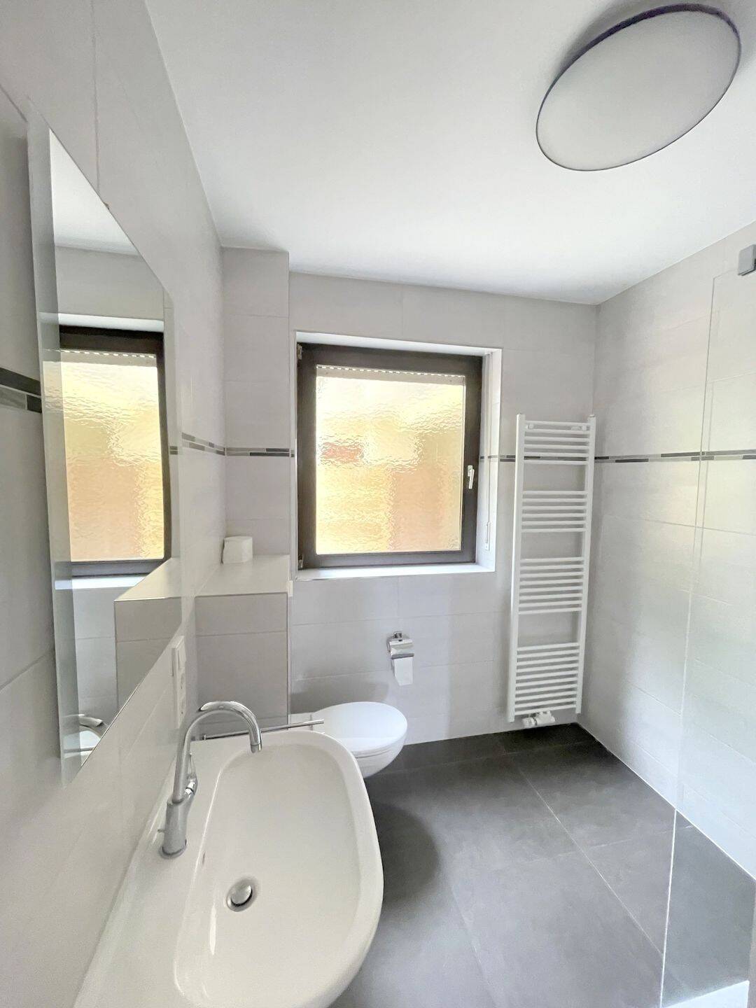 Badezimmer m. Dusche