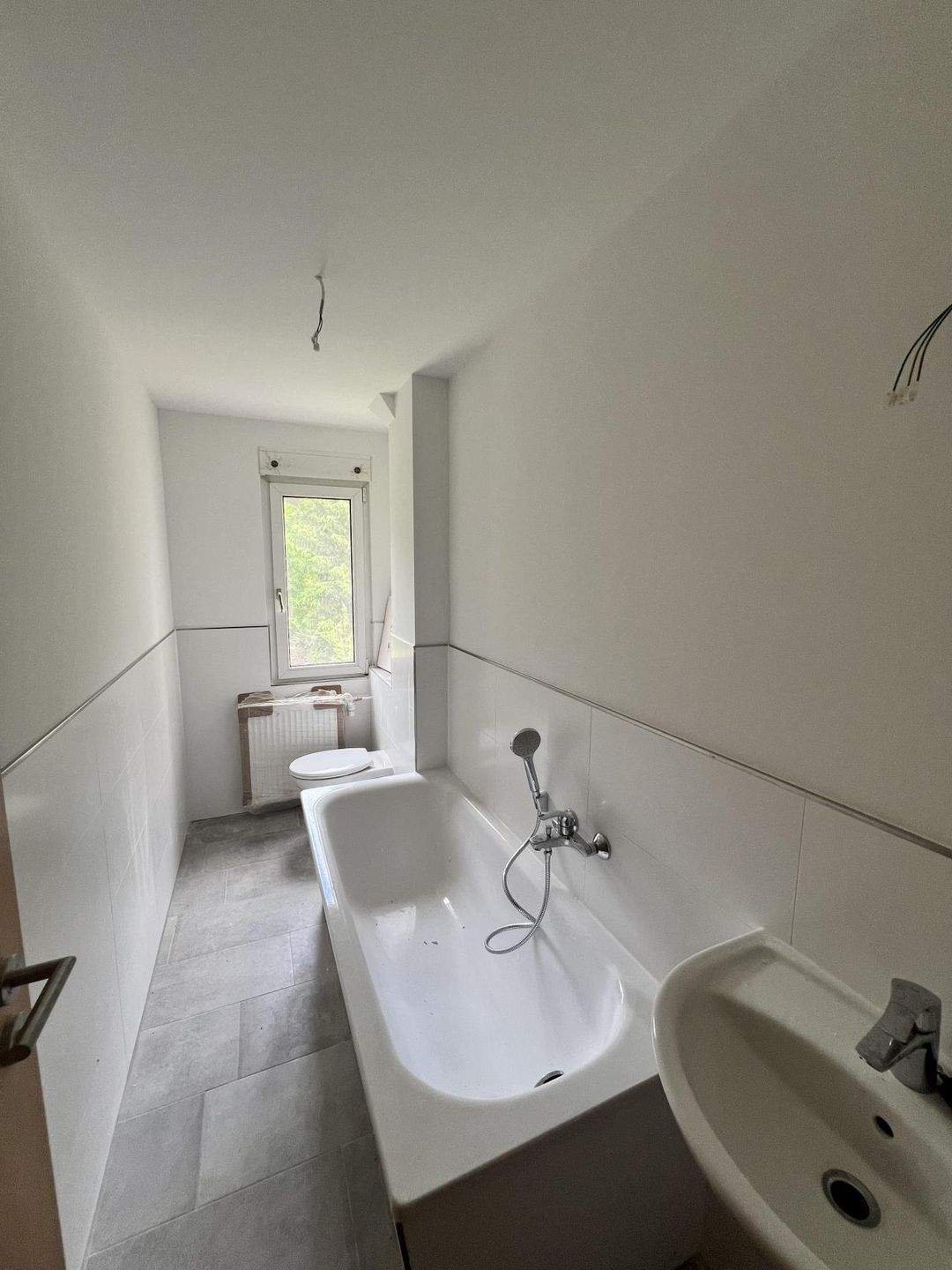 Thumbnail-Vollständig neu renovierte Wohnung mit Balkon...ruhige Lage in Bad Düben!