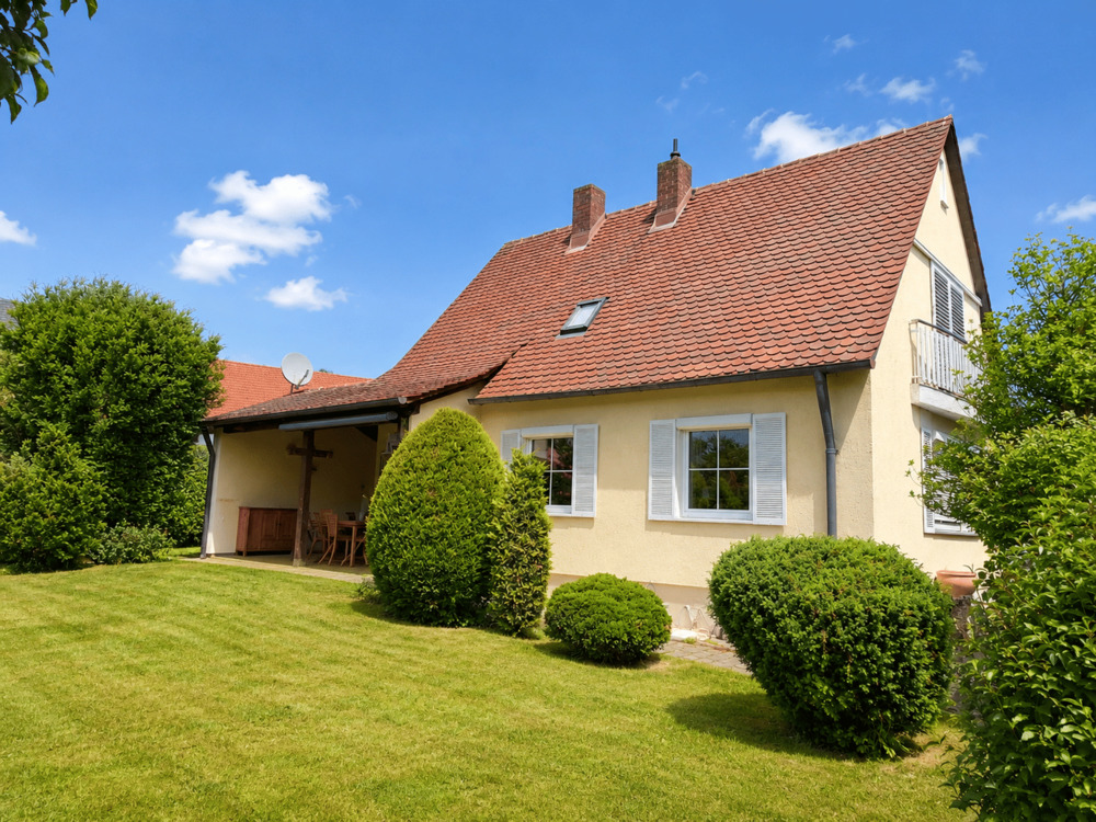 Thumbnail-Gepflegtes Einfamilienhaus mit idyllischem Garten