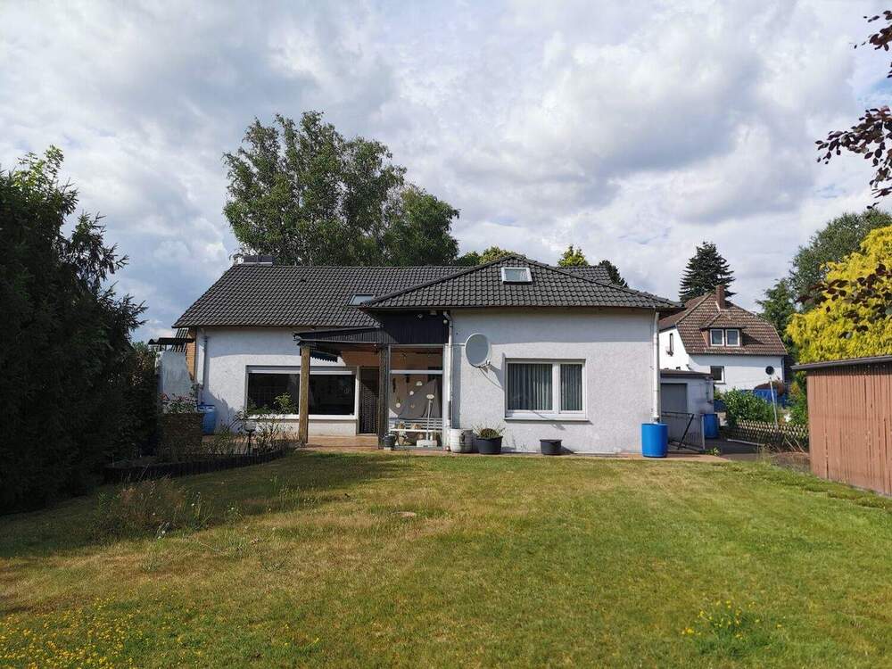 Thumbnail-Viel Raum zum Leben: Einfamilienhaus mit großem Garten und Terrasse in Holzminden