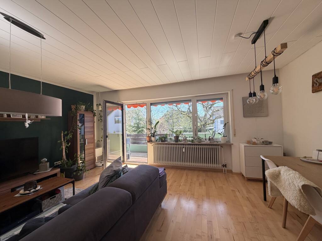 Thumbnail-Gepflegte und großzügige 2-Zimmer-Wohnung mit Balkon