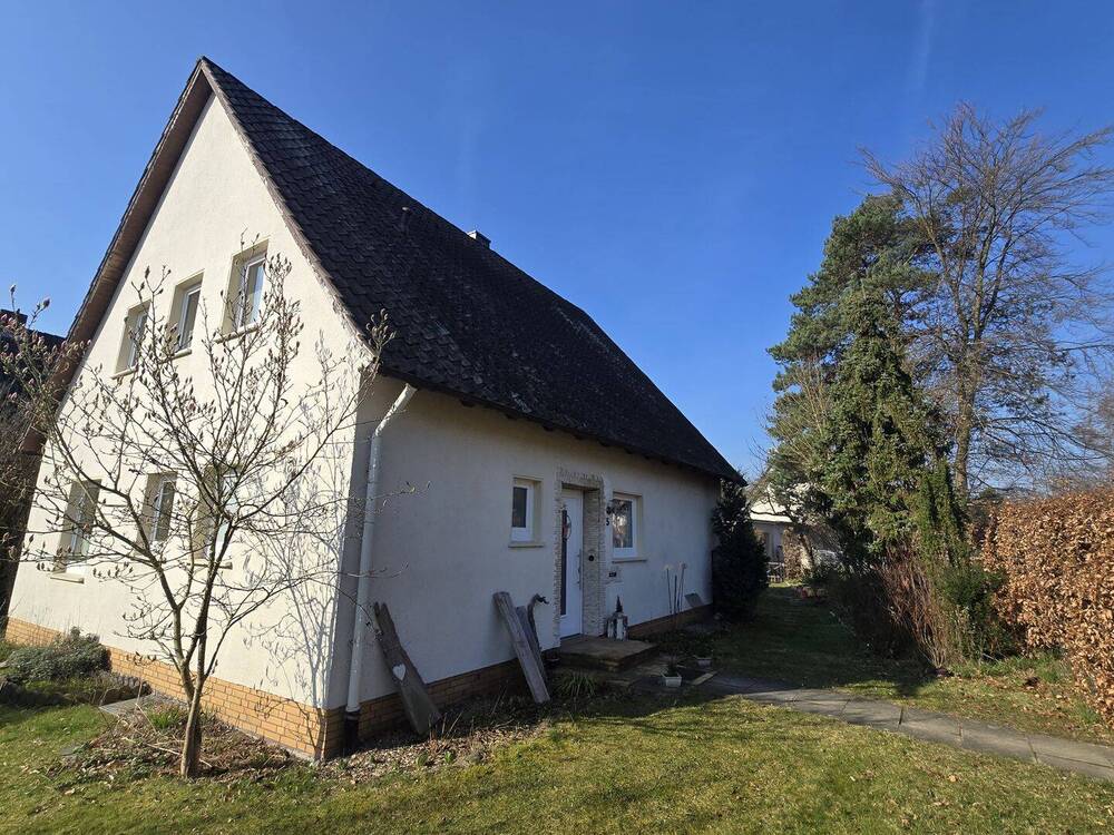 Thumbnail-Freistehendes Einfamilienhaus mit großzügigem Grundstück in Klein Hehlen! (AS-1020-182)