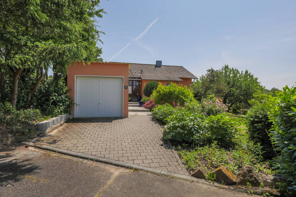 Straßenansicht