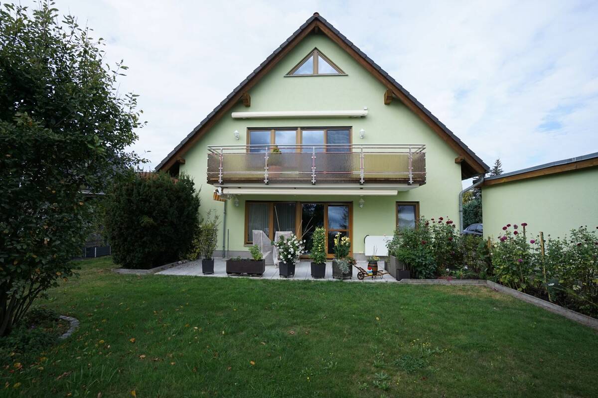 Haus Gartenansicht