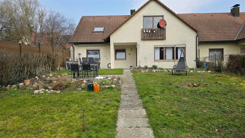 Thumbnail-Großzügiges Reihenendhaus mit Einliegerwohnung, Garten und Garage in ruhiger Lage von Kützberg