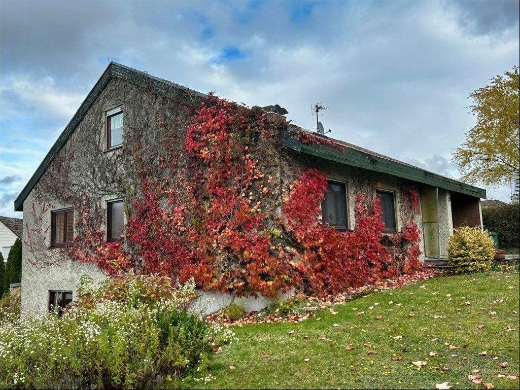 Thumbnail-Mehr Platz, mehr Möglichkeiten: Einfamilienhaus mit separater Wohneinheit und großem Garten