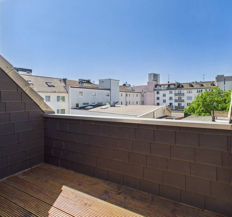 Thumbnail-Freigestelltes Mehrfamilienhaus mit 4 Einheiten und Ausbaupotential in zentraler Lage der Stadt