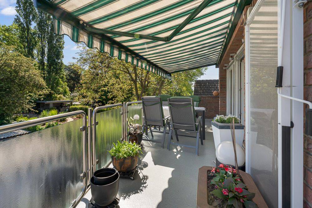 Thumbnail-Hinreißende 3-Zimmer Dachgeschoss Wohnung mit Sonnenbalkon und Garage