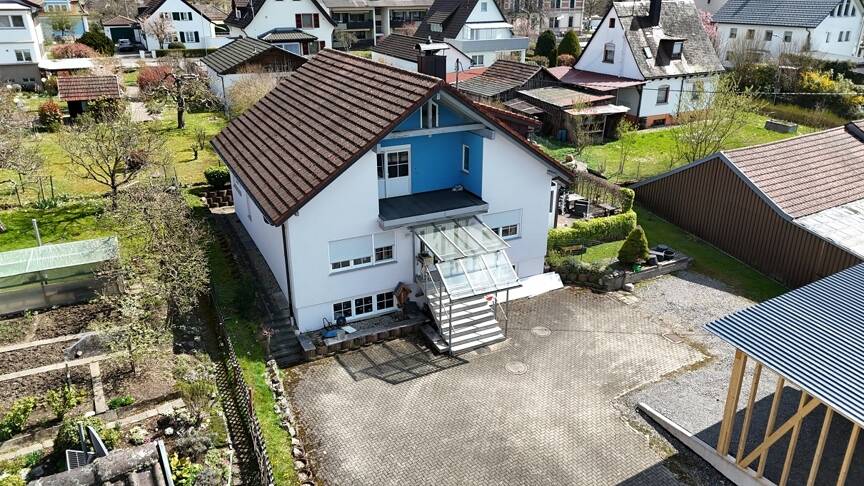 Thumbnail-Zelg - Einfamilienhaus mit großem Carport und Doppelgarage